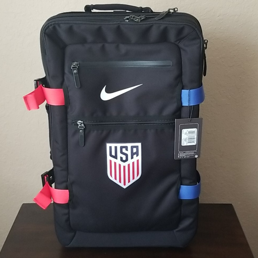 BRAND NEW!!  Nike TEAM USA Player Luggage Roll On